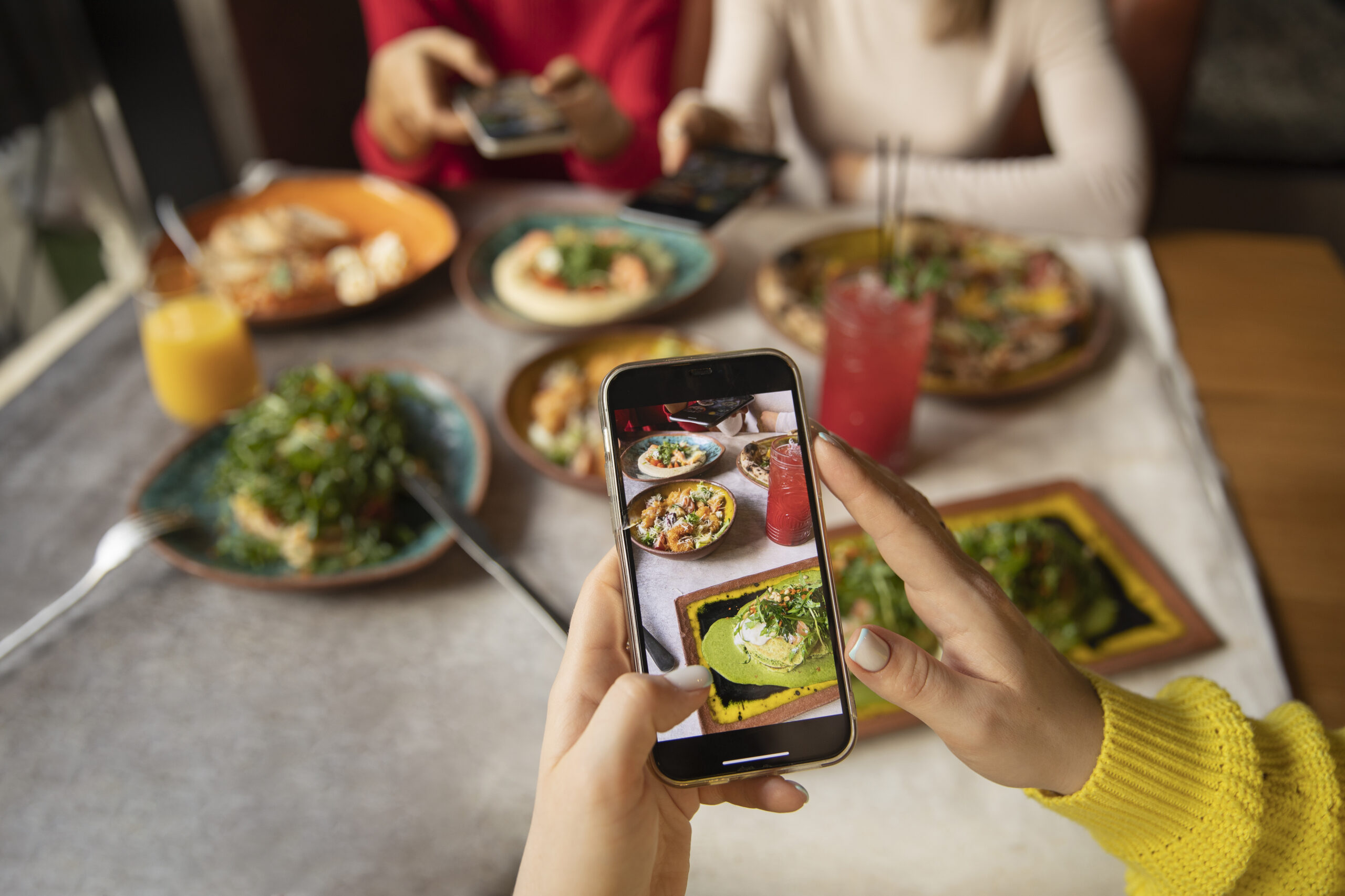 close-up-hands-holding-smartphone